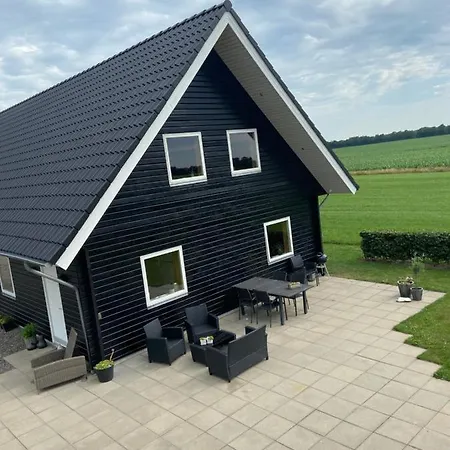 Guesthouse With Tee-Kitchen Lägenhet